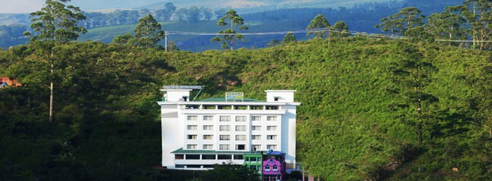 Clouds Valley Leisure Hotel - Munnar 01.jpg